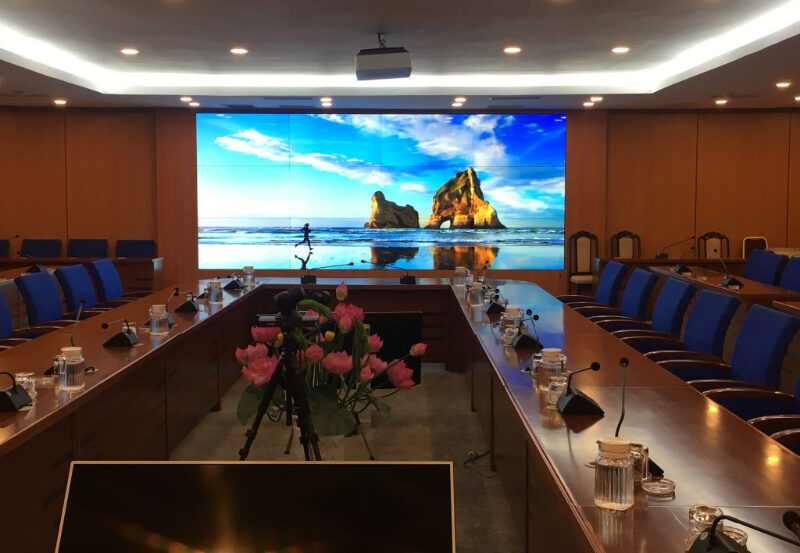 Lắp Đặt Màn Hình LED Hội Trường Trong Nhà