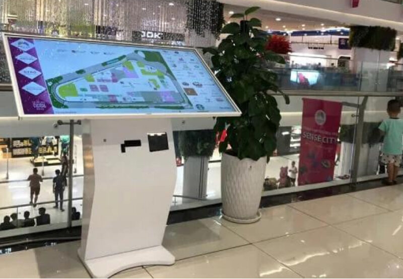 Các loại màn hình quảng cáo chân quỳ Các loại màn hình quảng cáo chân quỳ