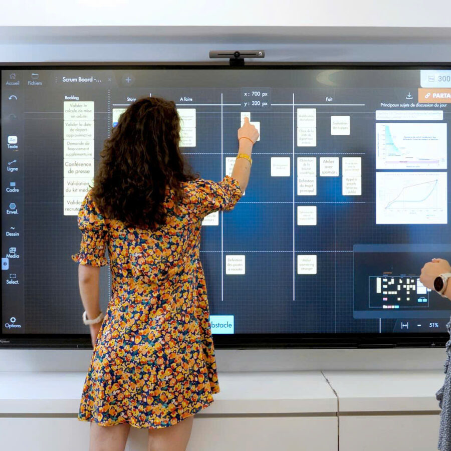 Màn Hình Tương Tác Luxvision 55 Inch Đời Mới | Highvision