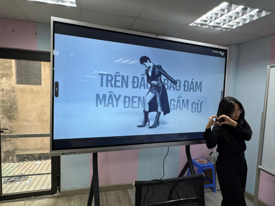 Màn hình tương tác 98 inch [Chính hãng Lux Vision]