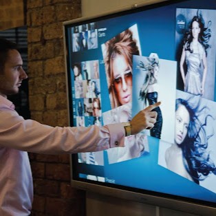 Màn hình cảm ứng cỡ lớn cho doanh nghiệp: Tăng hiệu quả thuyết trình & cộng tác nội bộ