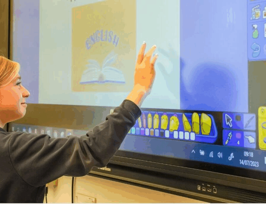 Thiết bị tương tác cho trường học: Lựa chọn, triển khai & bí kíp duy trì hoạt động bền bỉ