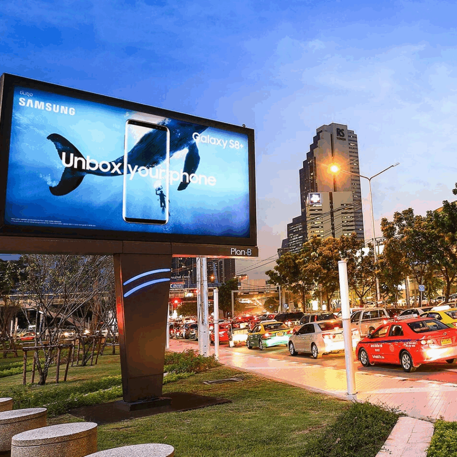 Màn hình LED P4 ngoài trời: Độ sáng ≥5.000 nit & 5 ứng dụng quảng cáo ngoài trời hấp dẫn