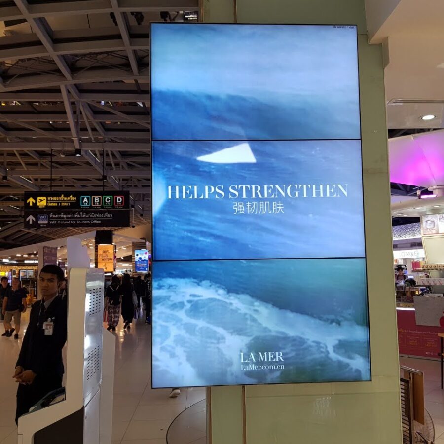 Màn hình quảng cáo treo tường 55 inch Luxvision: Video loop & tăng tương tác khách qua lại